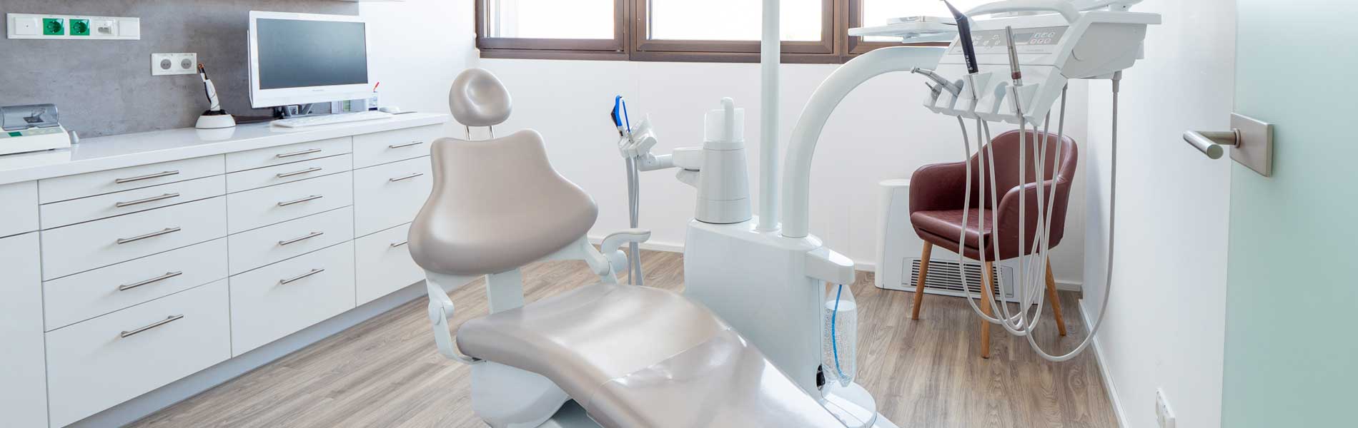 Sandmair Oralchirurgie Behandlungszimmer